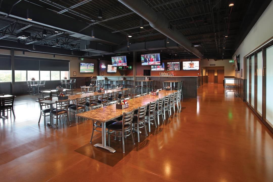 Tom's Drive-In and Holidays Pub & Grill