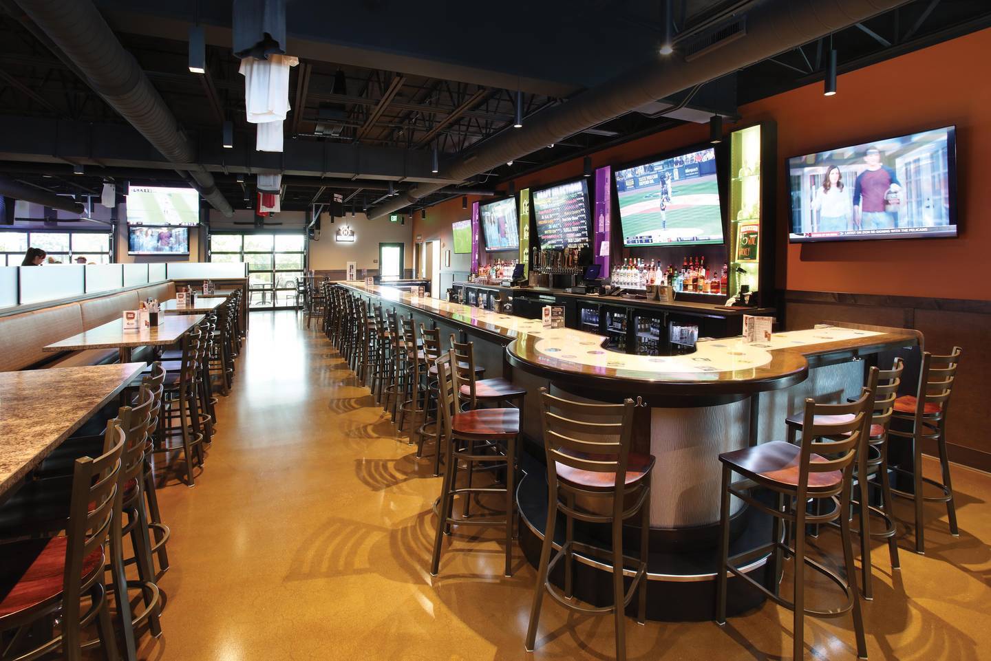 New Tom’s Drive-In / Holidays Pub & Grill Now Open
