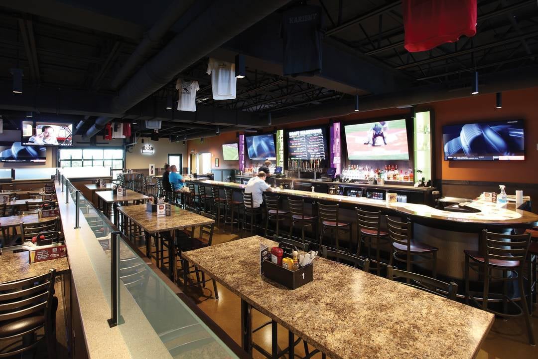 Tom's Drive-In and Holidays Pub & Grill