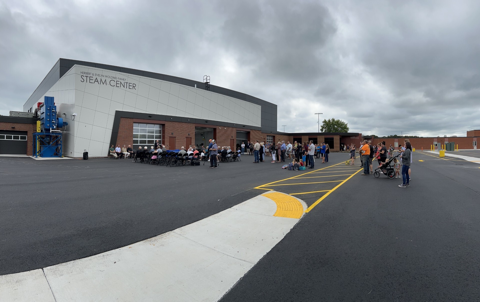 Tomorrow River School District Dedicates New Buildings Ahead of School Year